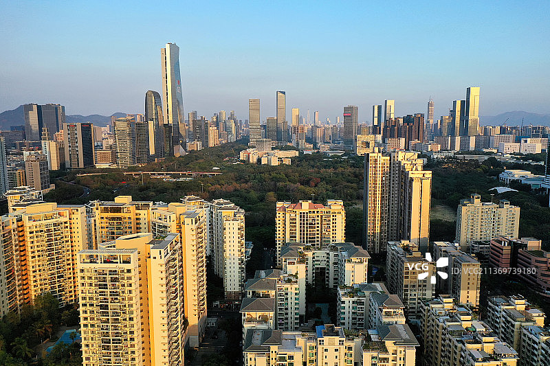 广东省深圳市南山区荔香公园汉京大厦与南头古城航拍图片素材