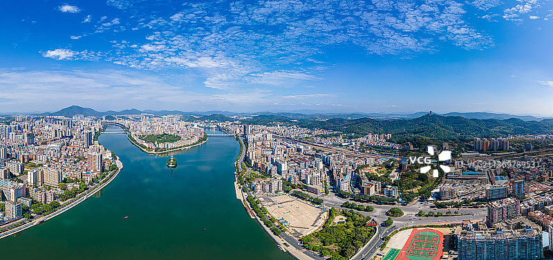 中国广东韶关市城市天际线全景航拍图片素材