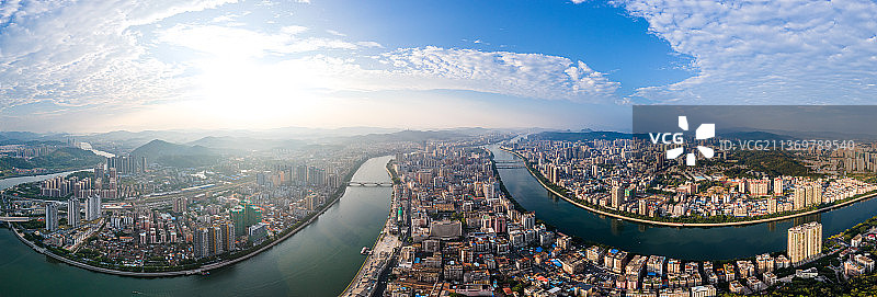 中国广东韶关市城市天际线全景航拍图片素材