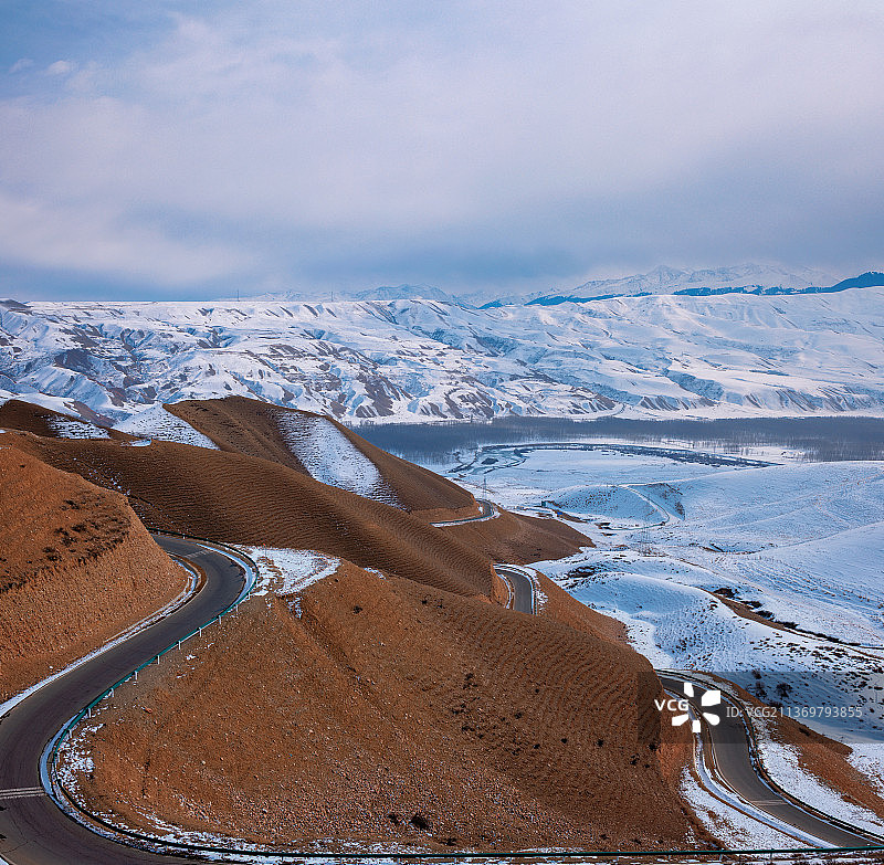冬季群山对天景观图片素材