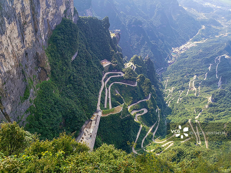 天门山盘山公路图片素材