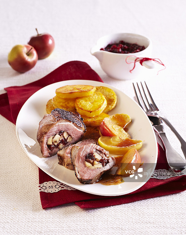 干果姜汁酿鸭胸图片素材