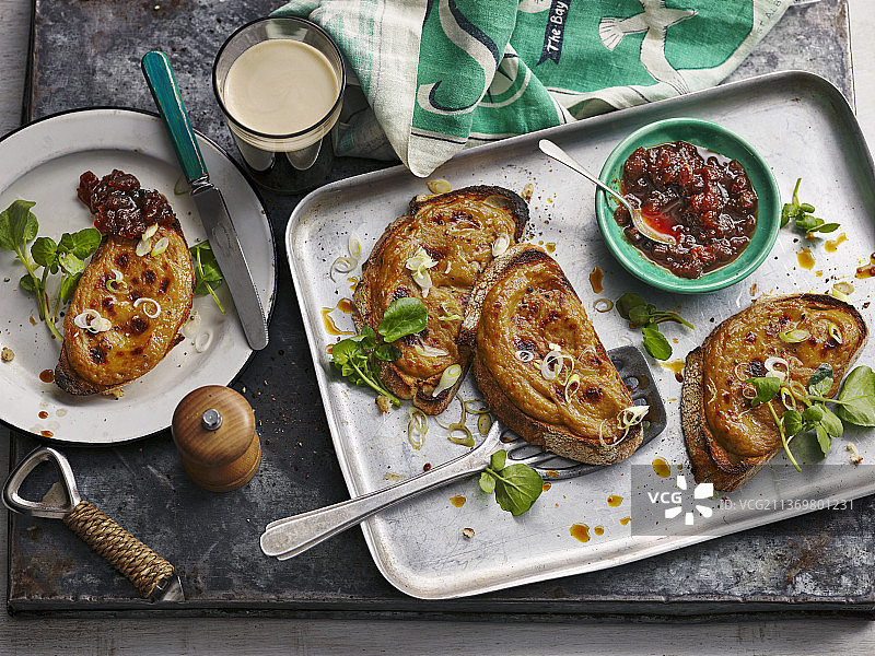 吉尼斯干酪吐司配酸辣酱图片素材