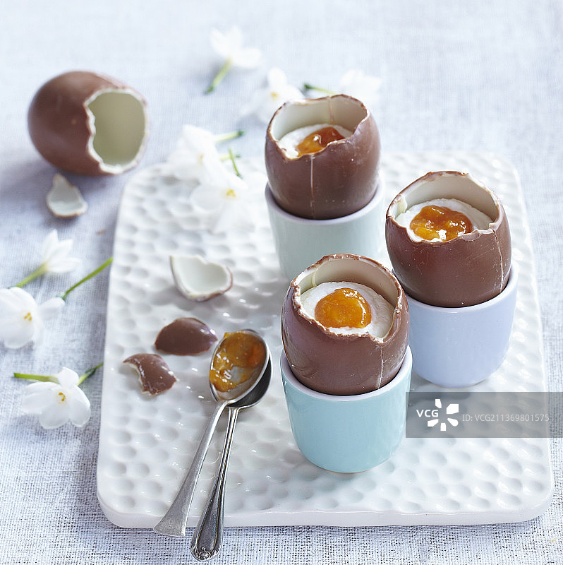 填充巧克力蛋图片素材