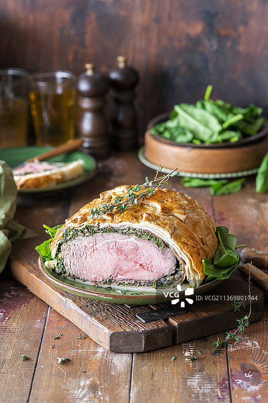 菠菜惠灵顿牛排图片素材