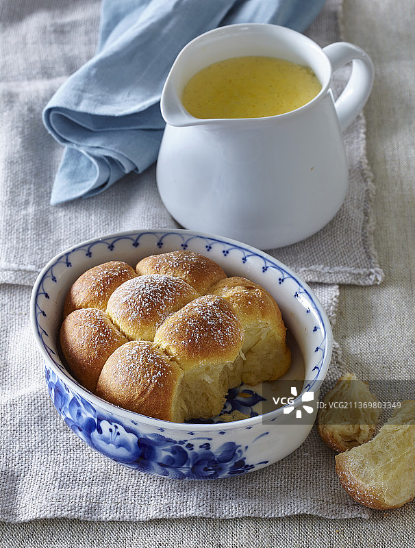 香草酱甜汤圆图片素材