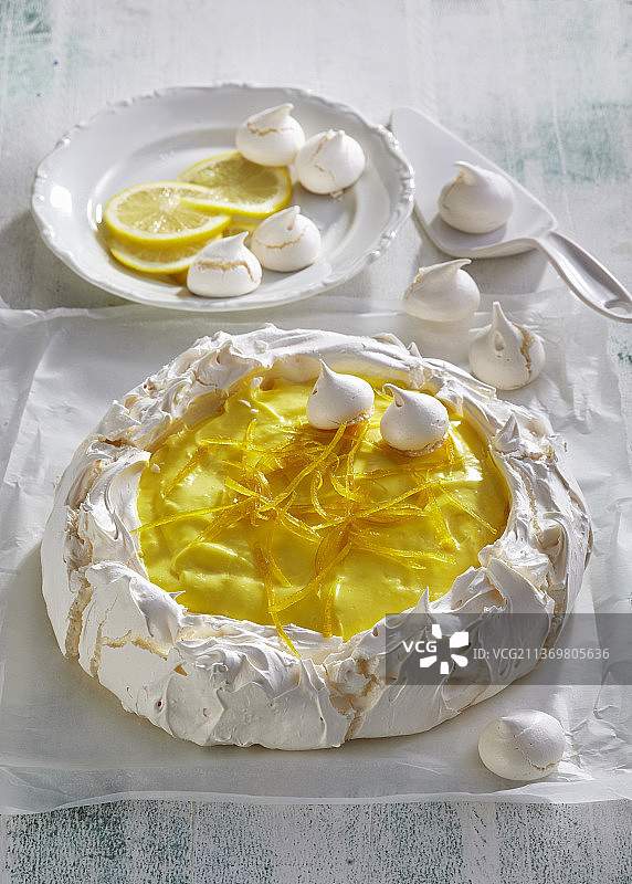 柠檬奶油蛋白帕芙洛娃图片素材