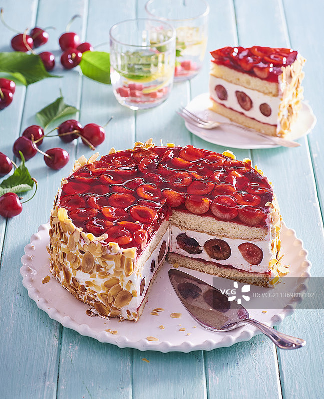 樱桃奶油蛋糕图片素材