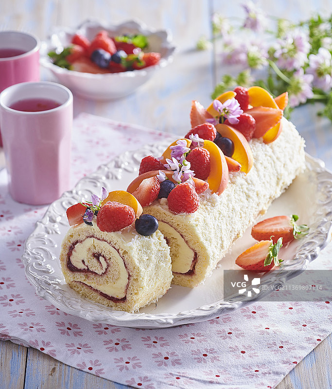 水果椰蓉卷图片素材