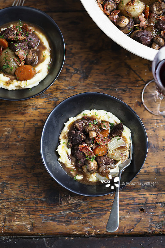 勃艮第红酒炖牛肉图片素材