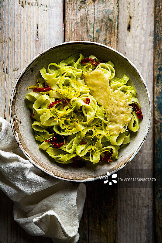 牛油果柠檬意面图片素材