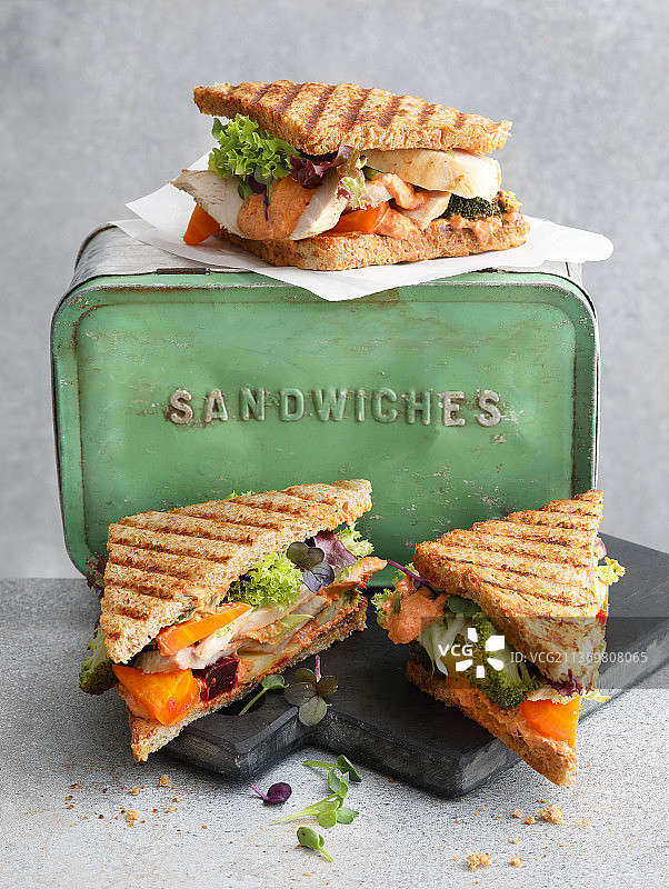 加州风味鸡肉俱乐部三明治图片素材