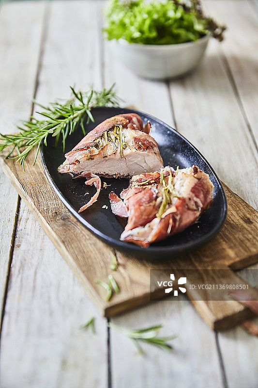 迷迭香低温慢煮鸡肉图片素材