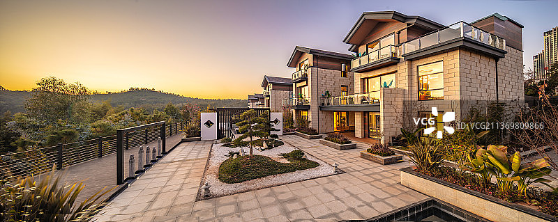 房地产别墅庭院图片素材