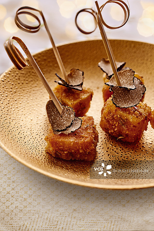 Cromesquis与松露图片素材