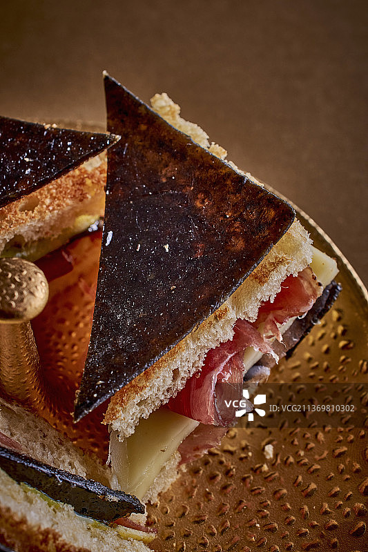 鱼子酱和火腿三明治图片素材
