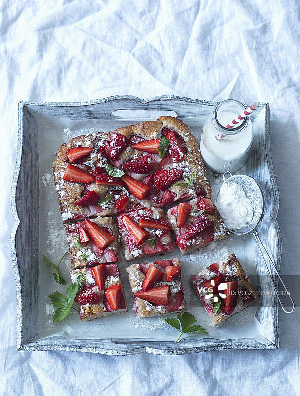 草莓蛋糕图片素材