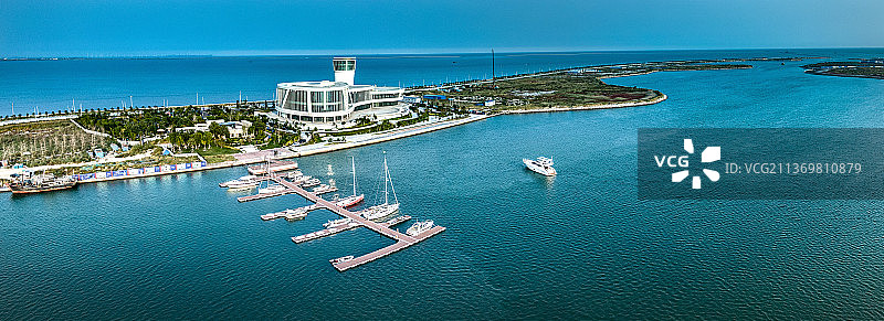 天津海边观光游艇图片素材