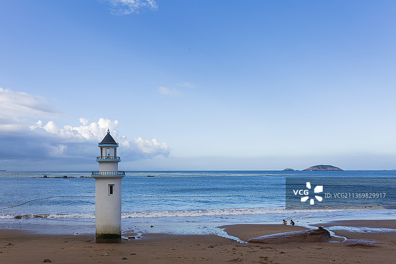 舟山群岛枸杞岛，清晨宁静蔚蓝的海图片素材