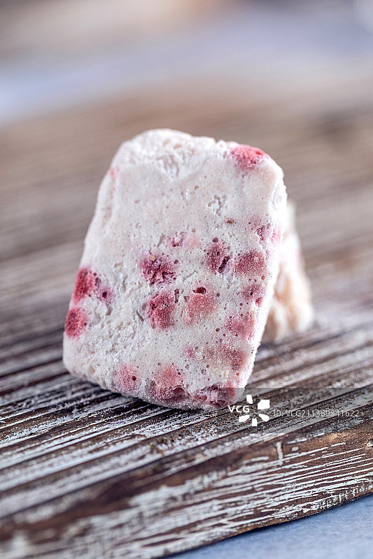 酸甜好吃的酸奶块冻干图片素材