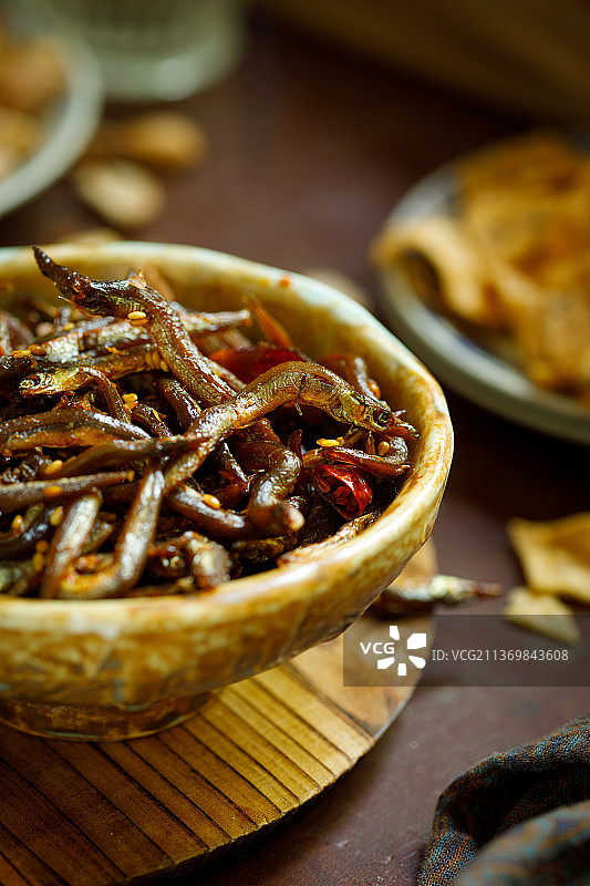 美味麻辣小鱼干图片素材