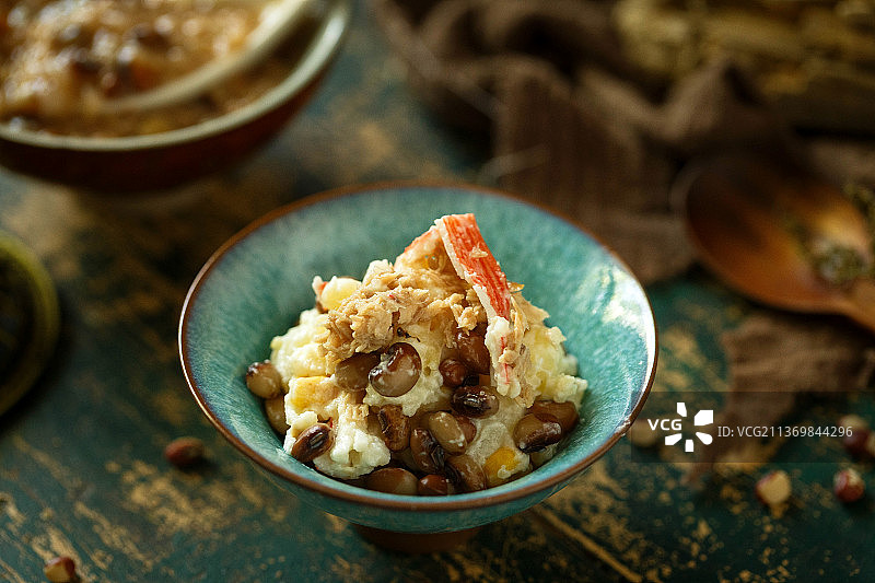 金枪鱼土豆泥沙拉图片素材