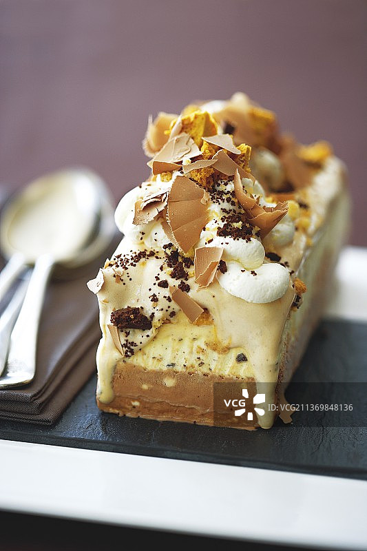 三种巧克力口味的巴菲图片素材