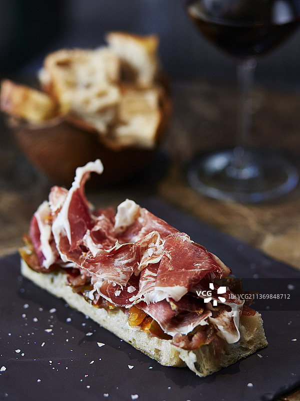 火腿烤面包图片素材