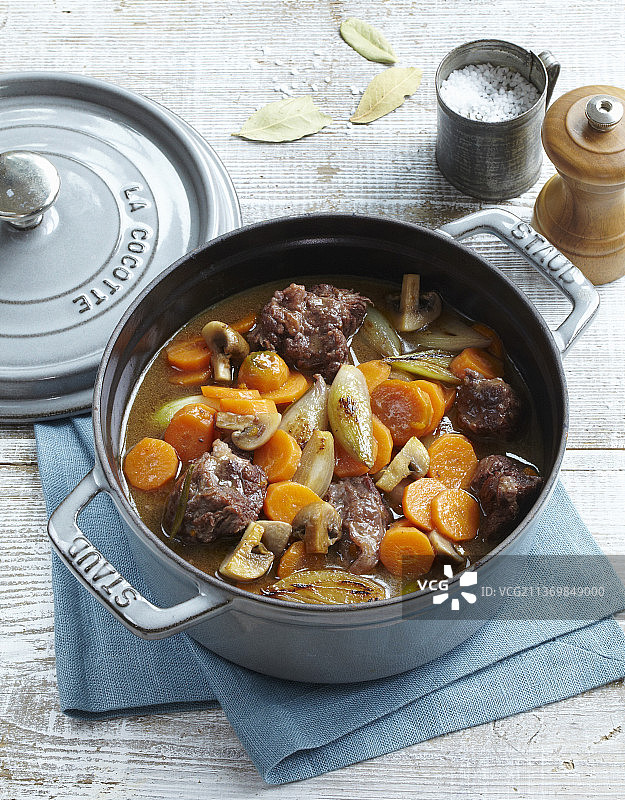 勃艮第红酒炖牛肉图片素材
