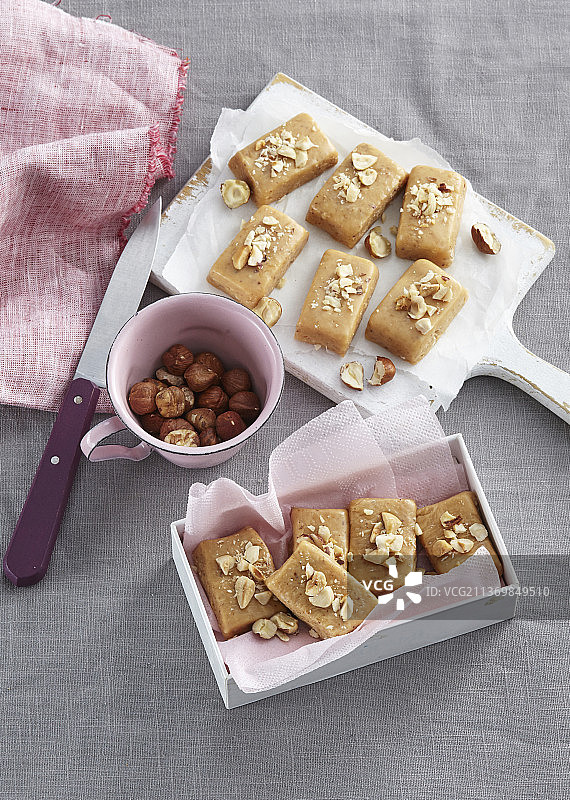 自制榛子太妃糖图片素材