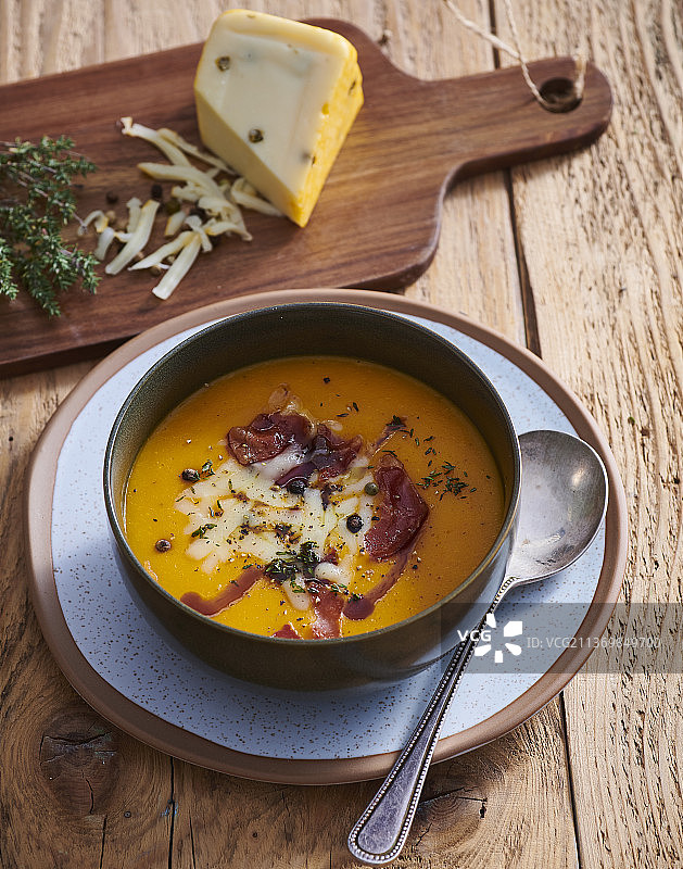 奶酪火腿南瓜奶油汤图片素材