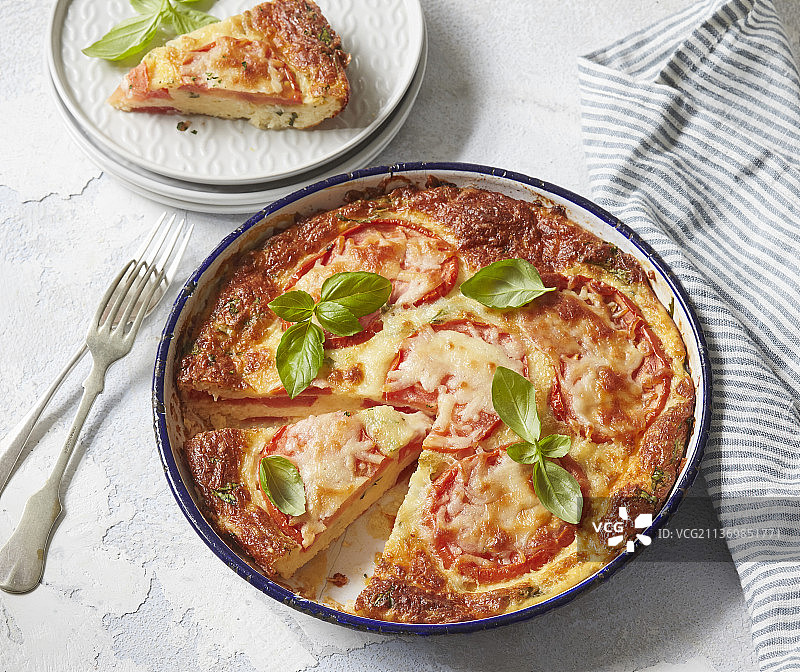 番茄马苏里拉乳蛋饼图片素材