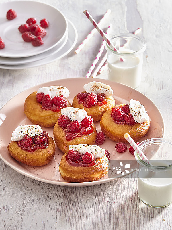 覆盆子甜甜圈图片素材