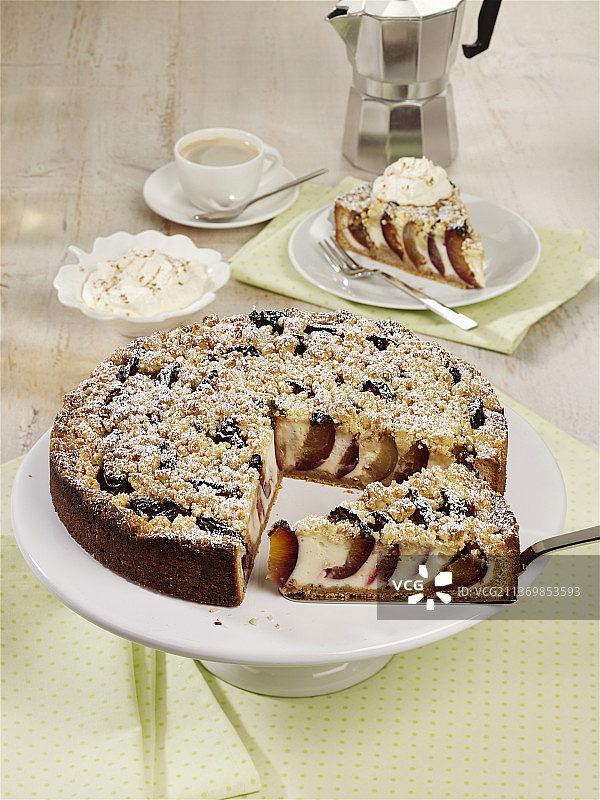 意式李子酥皮蛋糕图片素材