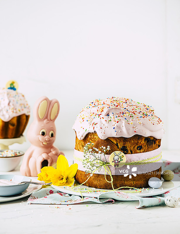 玫瑰糖霜复活节蛋糕图片素材