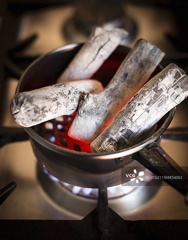 燃烧的木炭图片素材