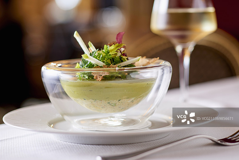 螃蟹牛油果塔塔酱图片素材