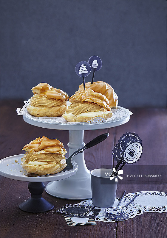 焦糖奶油泡芙图片素材