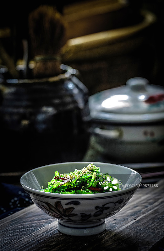 一碗凉拌海带丝图片素材