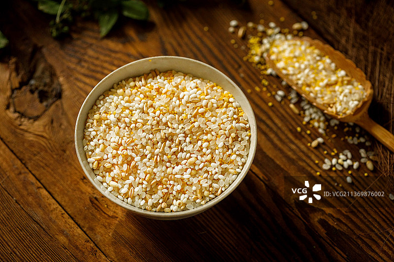 一碗五谷杂粮图片素材