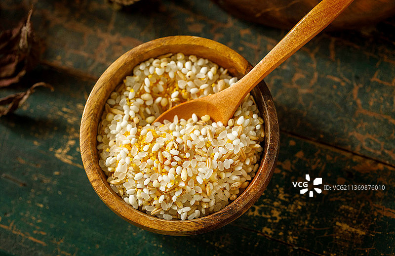 一碗五谷杂粮图片素材