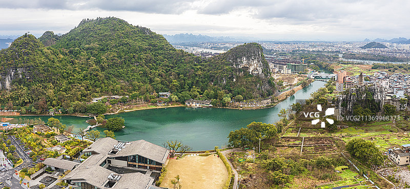 航拍桂林穿山公园塔山景观图片素材