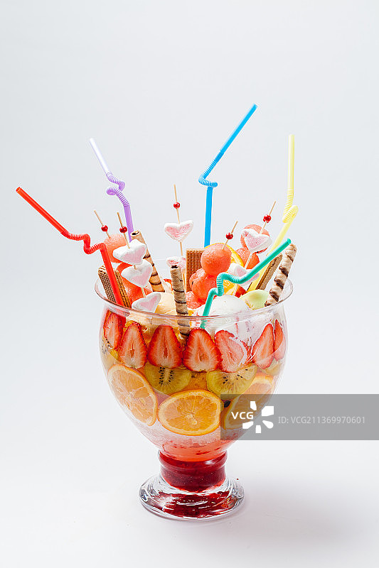 超大杯水果冰淇淋图片素材