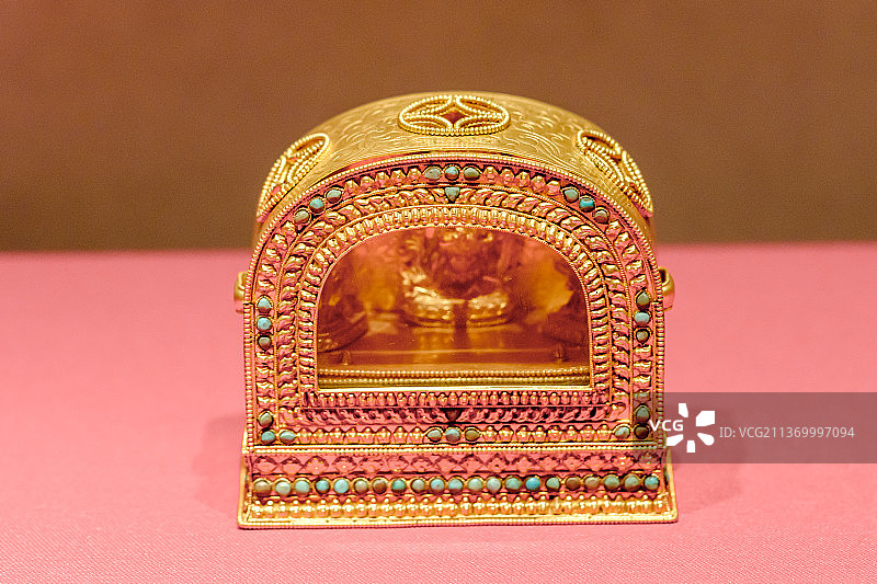 北京故宫珍宝馆黄金器物类珍宝图片素材