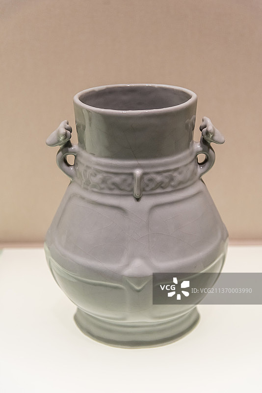 清雍正仿官釉牺耳尊图片素材