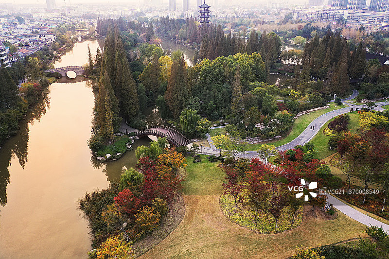秋日桃花岛公园+江苏省徐州市邳州市桃花岛公园图片素材