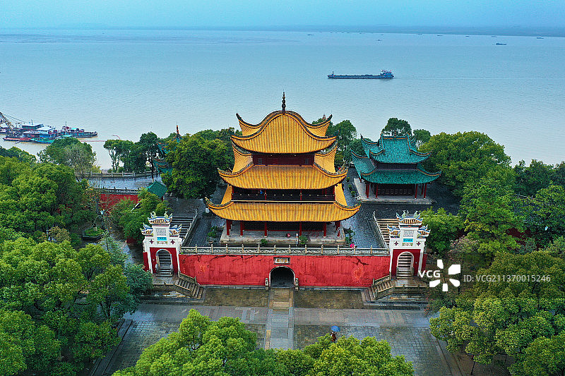 岳阳楼与洞庭湖+湖南省岳阳市岳阳楼区岳阳楼风景区图片素材