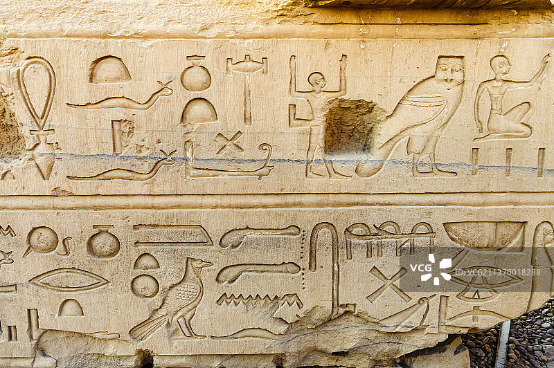 非洲埃及阿斯旺省达劳康翁波神庙的壁画图片素材