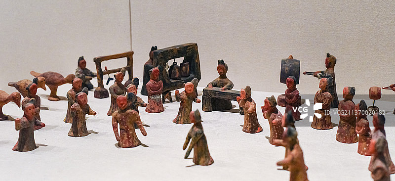 彩绘乐舞陶俑-陶瓷制品-山东博物馆图片素材