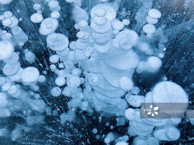 ：冷极“不冻河”图片素材